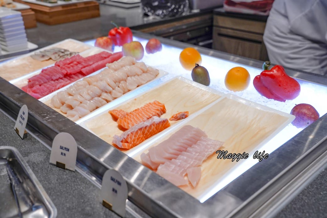 新北八里福朋喜來登吃到飽The Mesh Kitchen，生食級干貝爆炸好吃，buffet假日完整菜色