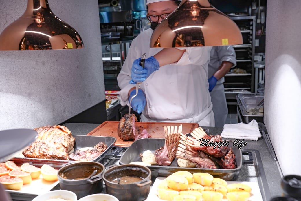 新北八里福朋喜來登吃到飽The Mesh Kitchen，生食級干貝爆炸好吃，buffet假日完整菜色