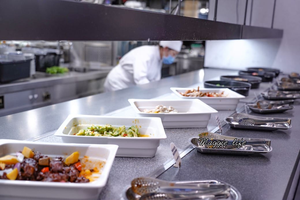 新北八里福朋喜來登吃到飽The Mesh Kitchen，生食級干貝爆炸好吃，buffet假日完整菜色
