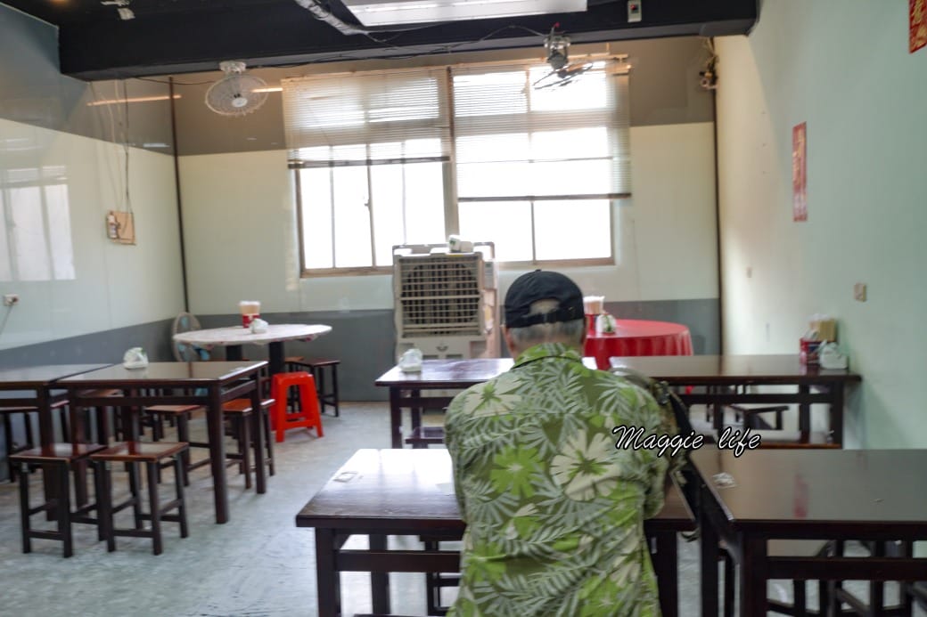 北大荒水餃店，傳說中的巨無霸水餃，被水餃耽誤的滷味店，一顆抵兩顆
