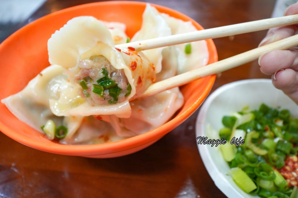 北大荒水餃店，傳說中的巨無霸水餃，被水餃耽誤的滷味店，一顆抵兩顆