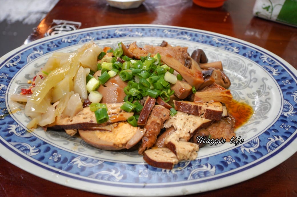 北大荒水餃店，傳說中的巨無霸水餃，被水餃耽誤的滷味店，一顆抵兩顆