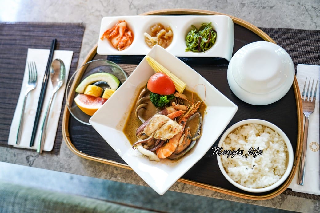 台北和逸飯店THE Lounge，一整排陽光玻璃窗，城市裡的小綠洲，中式午間套餐CP值爆炸高