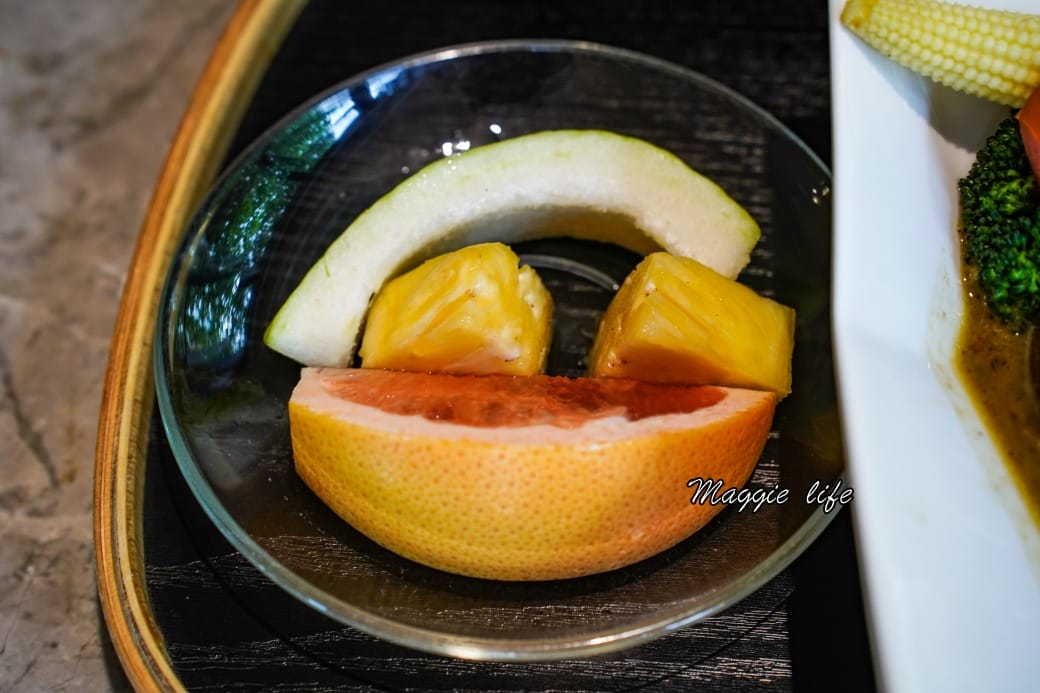 台北和逸飯店THE Lounge，一整排陽光玻璃窗，城市裡的小綠洲，中式午間套餐CP值爆炸高