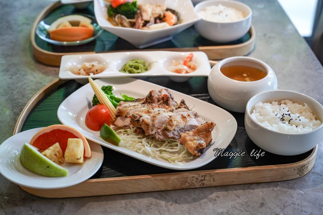 台北和逸飯店THE Lounge，一整排陽光玻璃窗，城市裡的小綠洲，中式午間套餐CP值爆炸高