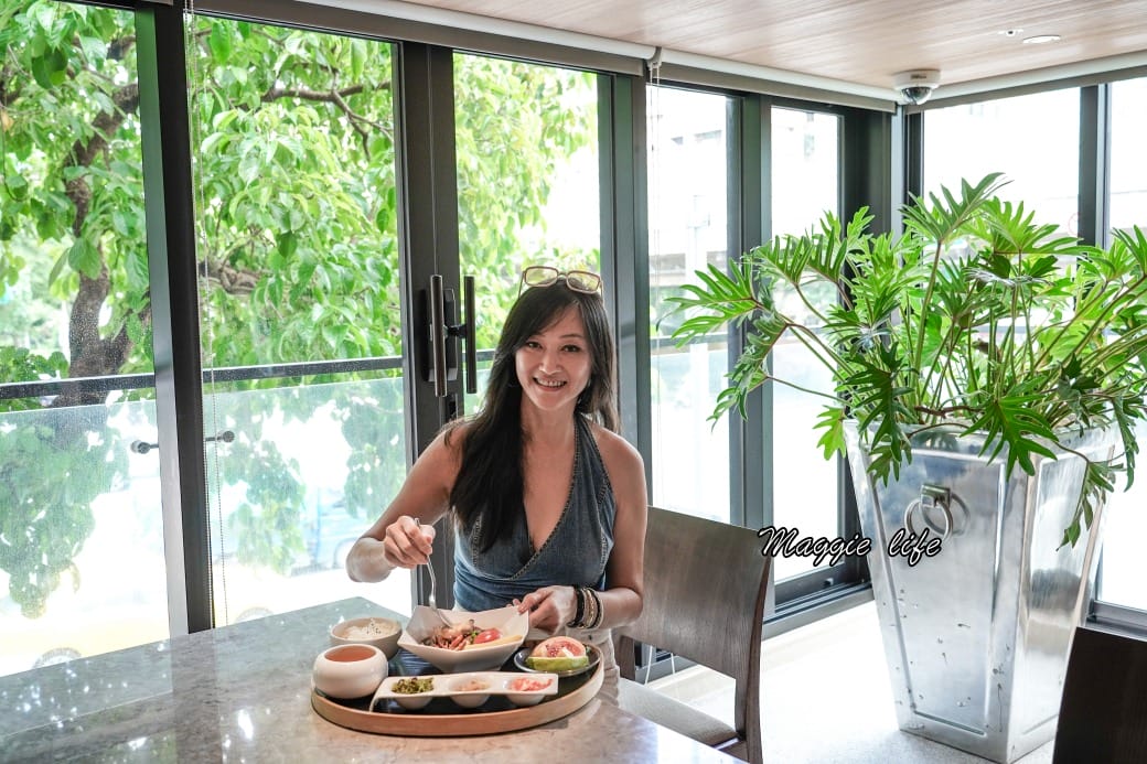 台北和逸飯店THE Lounge，一整排陽光玻璃窗，城市裡的小綠洲，中式午間套餐CP值爆炸高