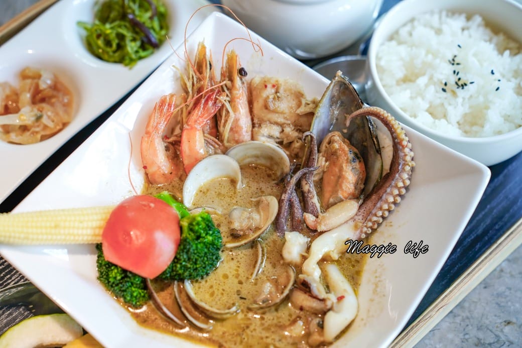 台北和逸飯店THE Lounge，一整排陽光玻璃窗，城市裡的小綠洲，中式午間套餐CP值爆炸高