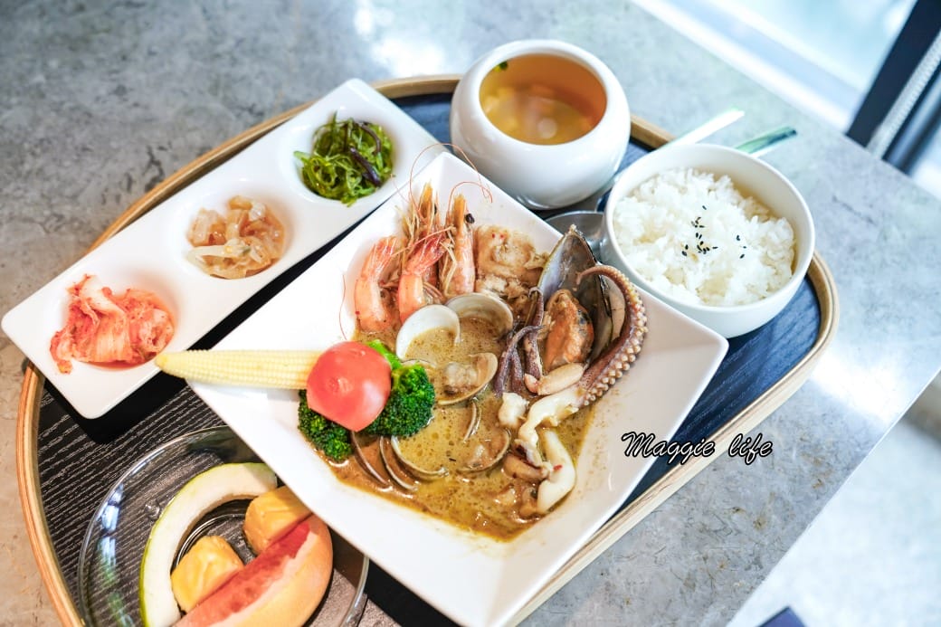 台北和逸飯店THE Lounge，一整排陽光玻璃窗，城市裡的小綠洲，中式午間套餐CP值爆炸高