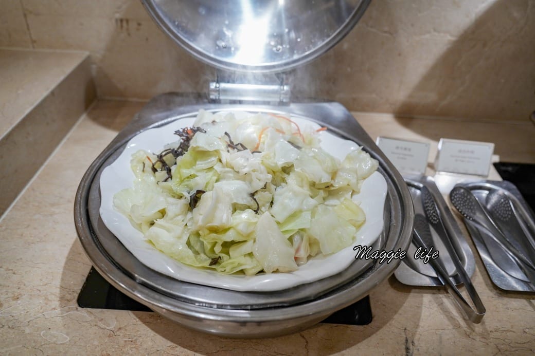 台北飯店推薦｜和逸飯店台北民生館自助早餐吃到飽THE Lounge，豐富精緻的自助早餐居然只要450元就可以吃得到，整整吃3.5小時，可以飽一整天