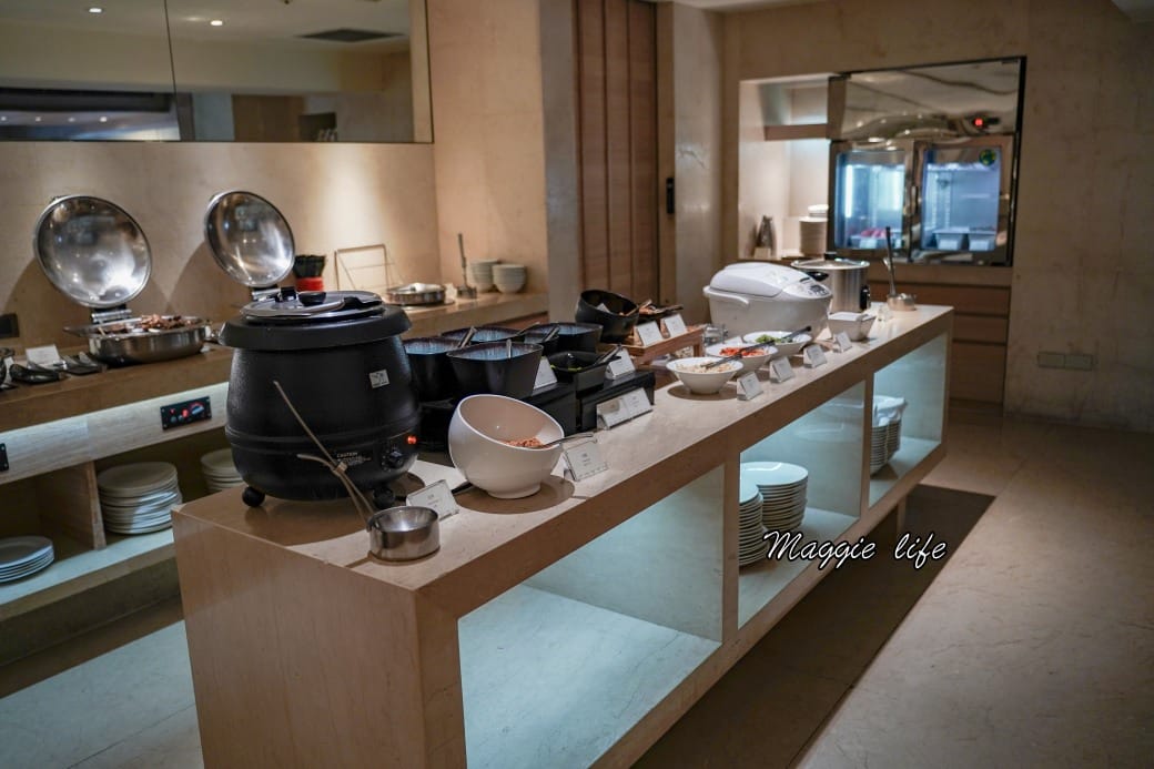 台北飯店推薦｜和逸飯店台北民生館自助早餐吃到飽THE Lounge，豐富精緻的自助早餐居然只要450元就可以吃得到，整整吃3.5小時，可以飽一整天