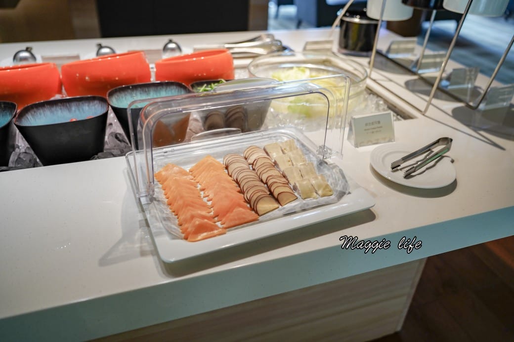 台北飯店推薦｜和逸飯店台北民生館自助早餐吃到飽THE Lounge，豐富精緻的自助早餐居然只要450元就可以吃得到，整整吃3.5小時，可以飽一整天