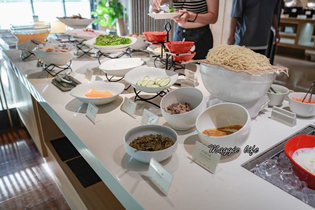 台北飯店推薦｜和逸飯店台北民生館自助早餐吃到飽THE Lounge，豐富精緻的自助早餐居然只要450元就可以吃得到，整整吃3.5小時，可以飽一整天