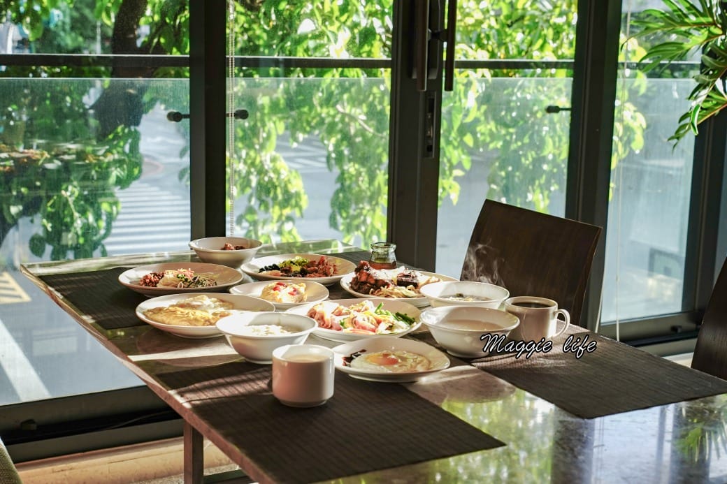 台北飯店推薦｜和逸飯店台北民生館自助早餐吃到飽THE Lounge，豐富精緻的自助早餐居然只要450元就可以吃得到，整整吃3.5小時，可以飽一整天