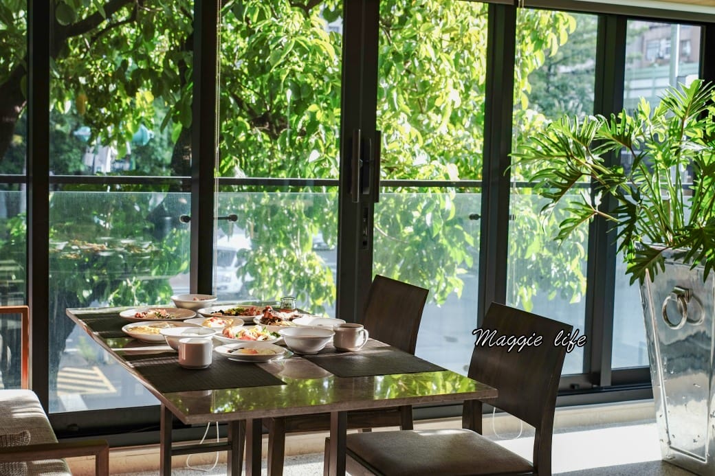 台北飯店推薦｜和逸飯店台北民生館自助早餐吃到飽THE Lounge，豐富精緻的自助早餐居然只要450元就可以吃得到，整整吃3.5小時，可以飽一整天