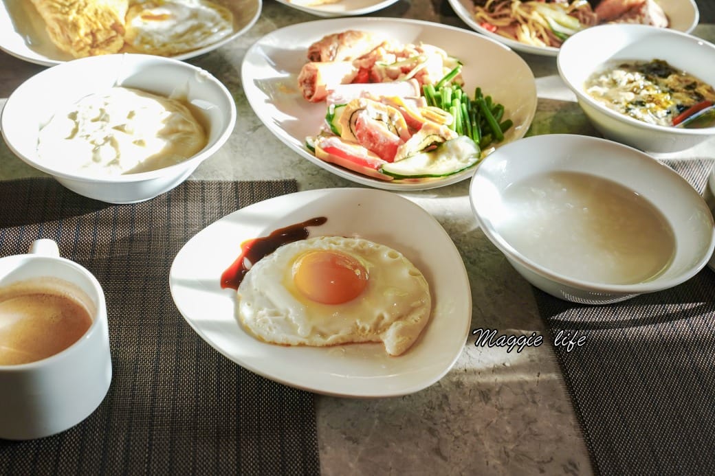 台北飯店推薦｜和逸飯店台北民生館自助早餐吃到飽THE Lounge，豐富精緻的自助早餐居然只要450元就可以吃得到，整整吃3.5小時，可以飽一整天