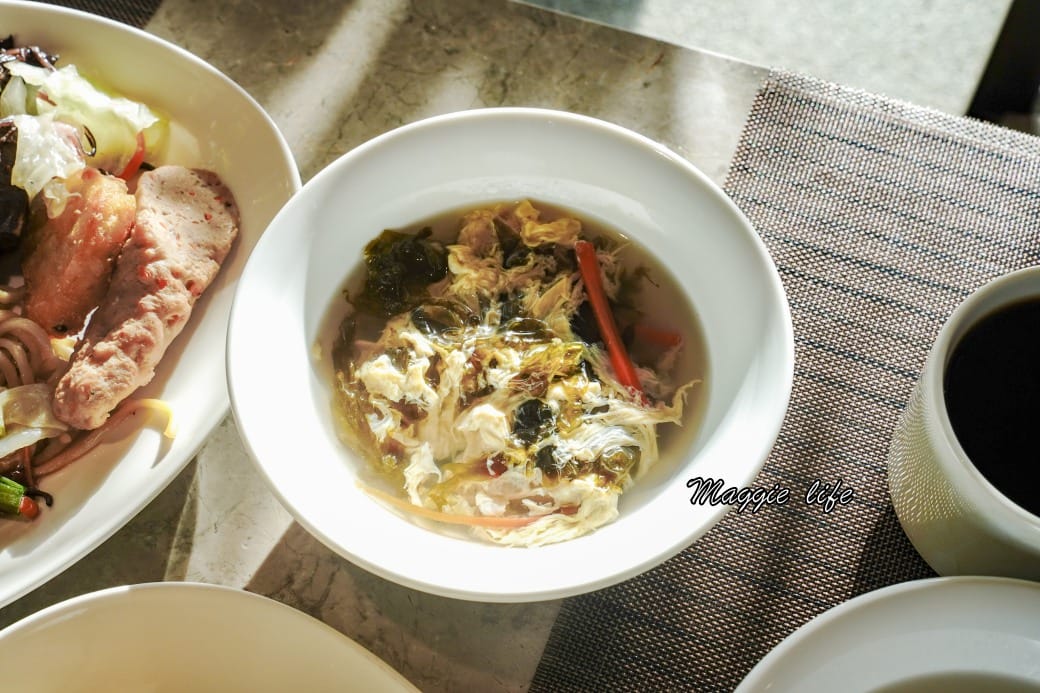 台北飯店推薦｜和逸飯店台北民生館自助早餐吃到飽THE Lounge，豐富精緻的自助早餐居然只要450元就可以吃得到，整整吃3.5小時，可以飽一整天