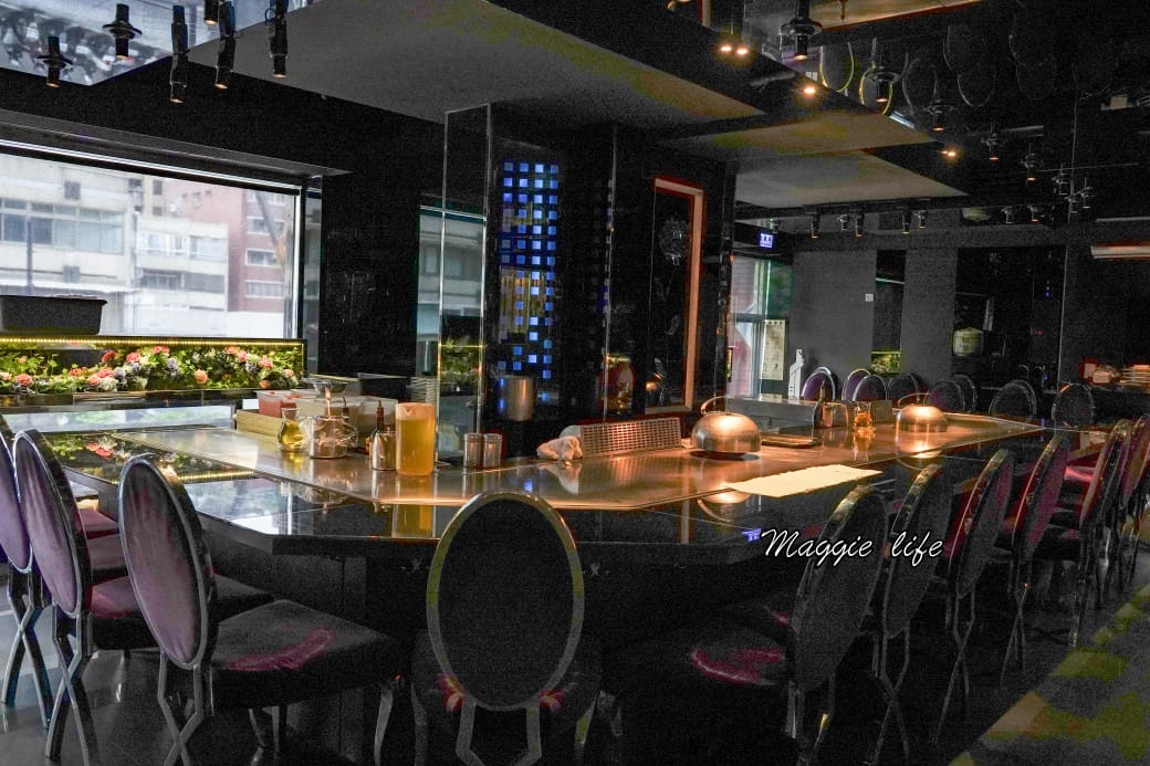 墨賞新鐵板料理Mosun，忠孝敦化美食約會餐廳CP值高，氣氛超好有儀式感，還吃得到鮑魚，限時優惠價