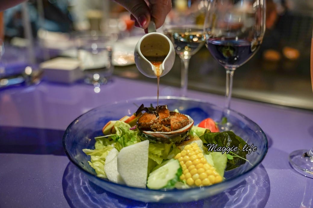 墨賞新鐵板料理Mosun，忠孝敦化美食約會餐廳CP值高，氣氛超好有儀式感，還吃得到鮑魚，限時優惠價