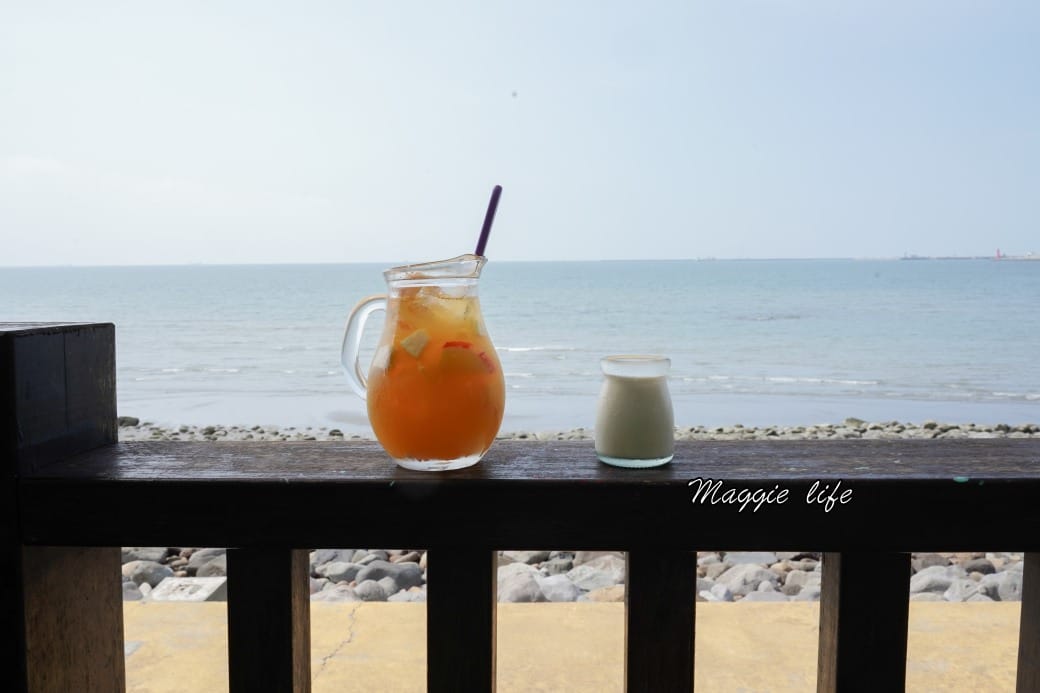 新北林口海景咖啡6115，6115 Caf’e，沒有低消，最低50元就可以享受海景第一排無敵美景，超級療癒