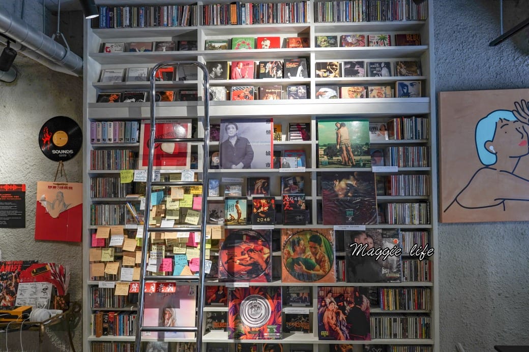 聲色SoundsGood｜台北永康街東門站黑膠唱片咖啡廳，甜點好吃，簡直變成黑膠博物館，還可以聽黑膠唱片