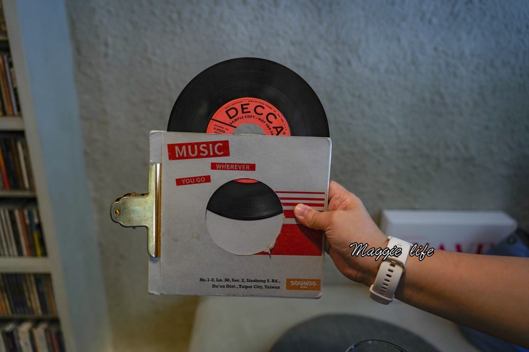 聲色SoundsGood｜台北永康街東門站黑膠唱片咖啡廳，甜點好吃，簡直變成黑膠博物館，還可以聽黑膠唱片