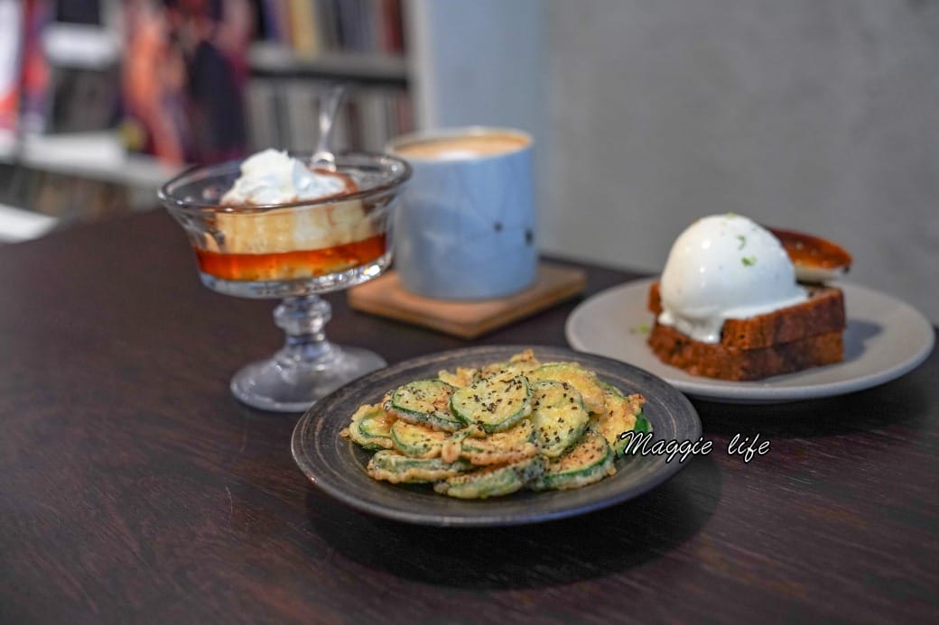 聲色SoundsGood｜台北永康街東門站黑膠唱片咖啡廳，甜點好吃，簡直變成黑膠博物館，還可以聽黑膠唱片