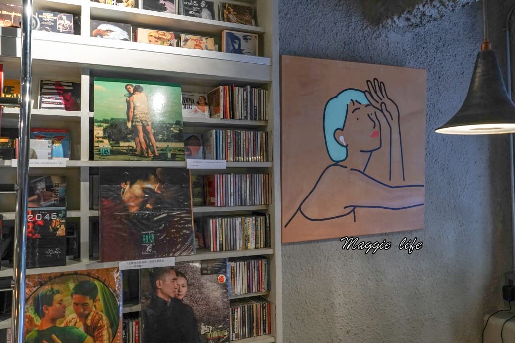 聲色SoundsGood｜台北永康街東門站黑膠唱片咖啡廳，甜點好吃，簡直變成黑膠博物館，還可以聽黑膠唱片
