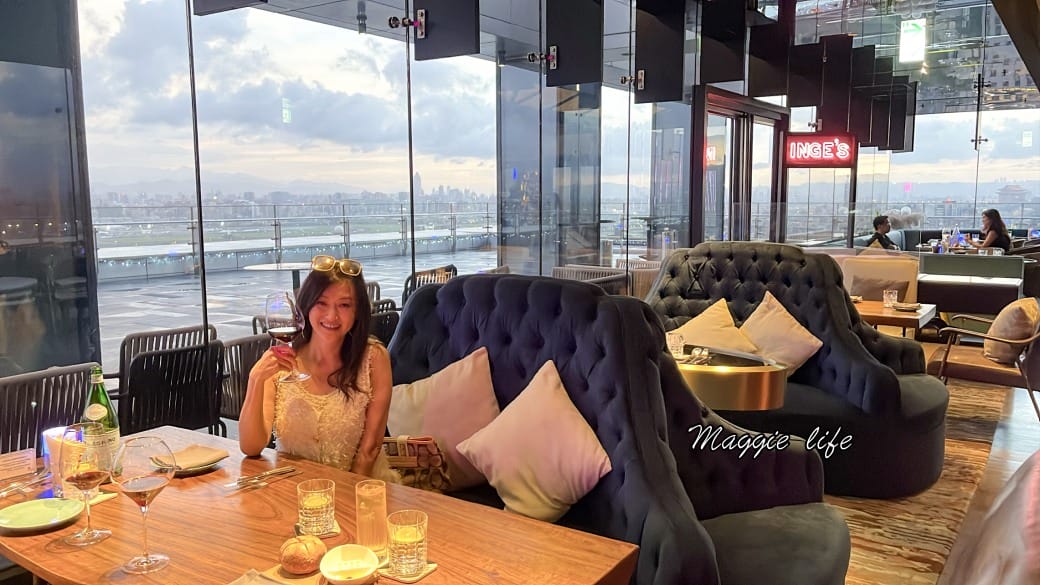 台北萬豪20樓INGE’S Bar & Grill 無敵景觀餐廳，約會慶生選這間，270度台北101景觀