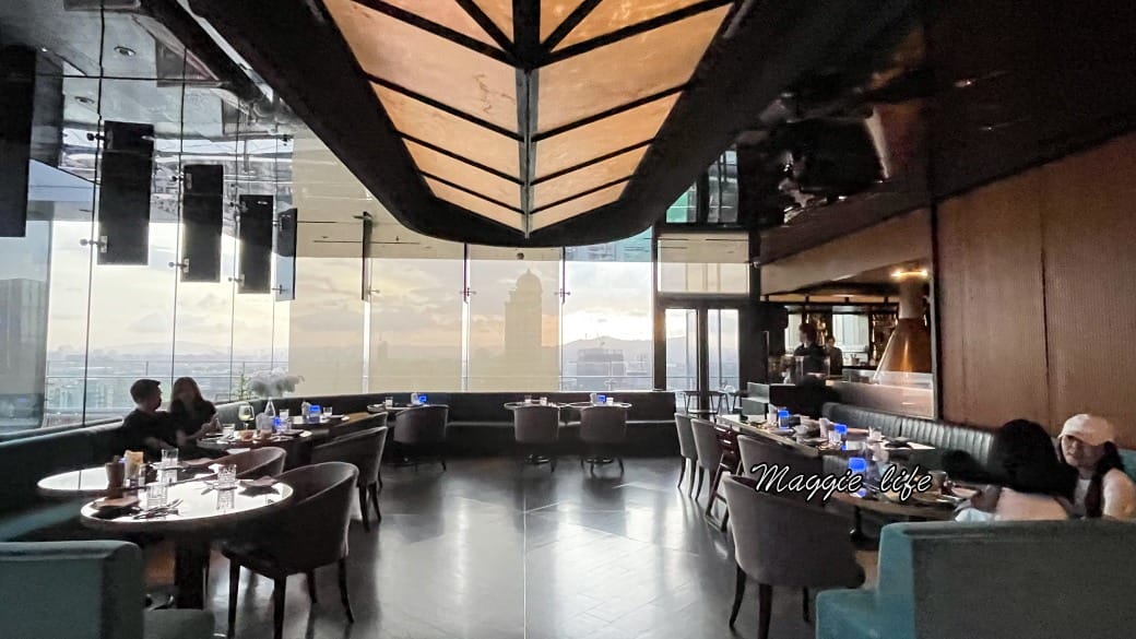 台北萬豪20樓INGE’S Bar & Grill 無敵景觀餐廳，約會慶生選這間，270度台北101景觀