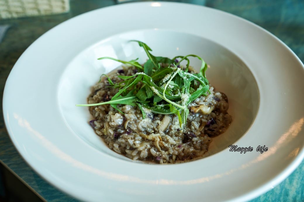 高雄柴山1號海洋咖啡，海景第一排景觀餐廳，玻璃天空步道美景超好拍，新開幕