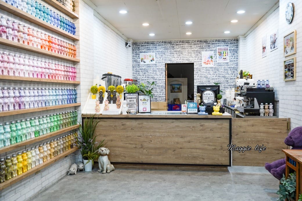 高雄鹽埕小熊奶茶,超萌小熊奶茶,彩虹熊熊牆必打卡超好拍,IG爆紅,少女心大噴發 - 第8張圖 高雄鹽埕小熊奶茶,超萌小熊奶茶,彩虹熊熊牆必打卡超好拍,IG爆紅,少女心大噴發