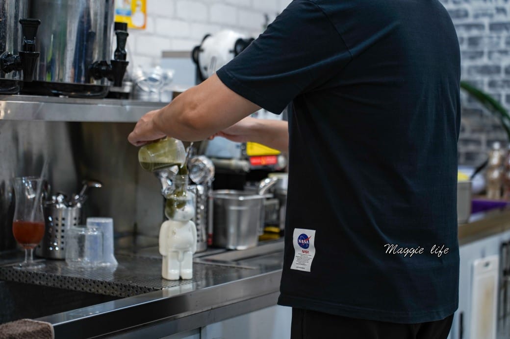 高雄鹽埕小熊奶茶,超萌小熊奶茶,彩虹熊熊牆必打卡超好拍,IG爆紅,少女心大噴發 - 第13張圖 高雄鹽埕小熊奶茶,超萌小熊奶茶,彩虹熊熊牆必打卡超好拍,IG爆紅,少女心大噴發