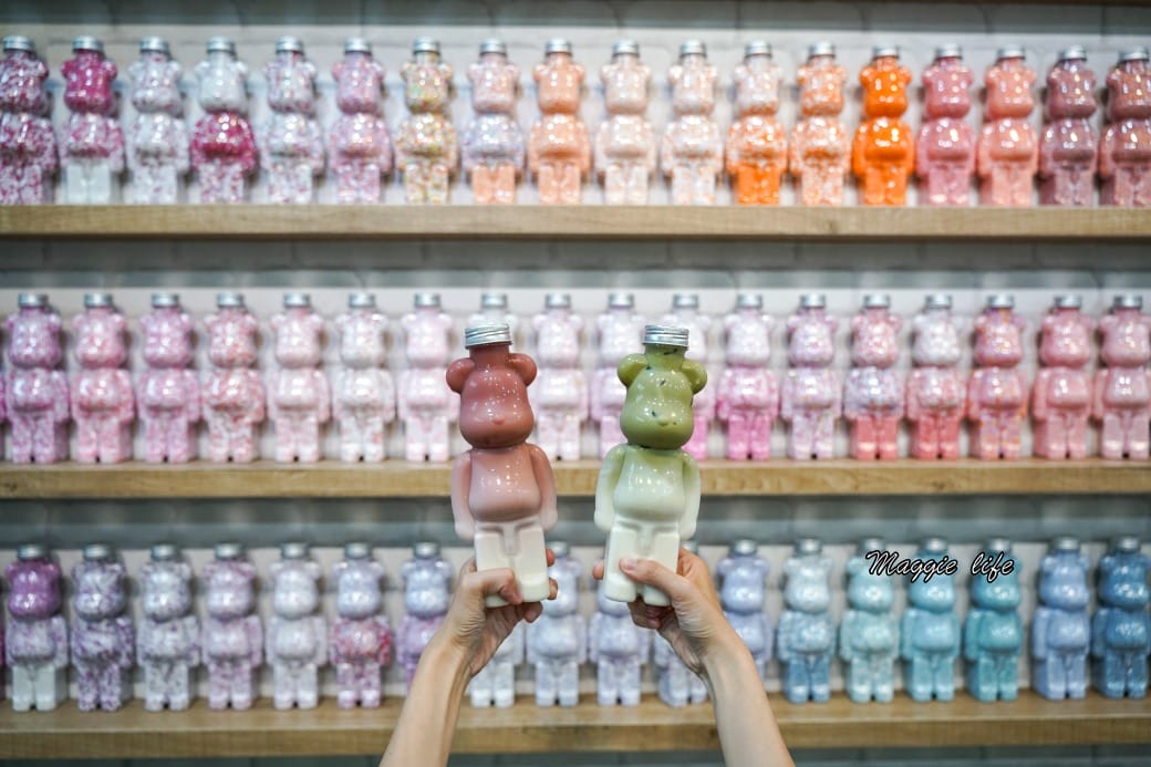 高雄鹽埕小熊奶茶,超萌小熊奶茶,彩虹熊熊牆必打卡超好拍,IG爆紅,少女心大噴發 - 第1張圖 高雄鹽埕小熊奶茶,超萌小熊奶茶,彩虹熊熊牆必打卡超好拍,IG爆紅,少女心大噴發