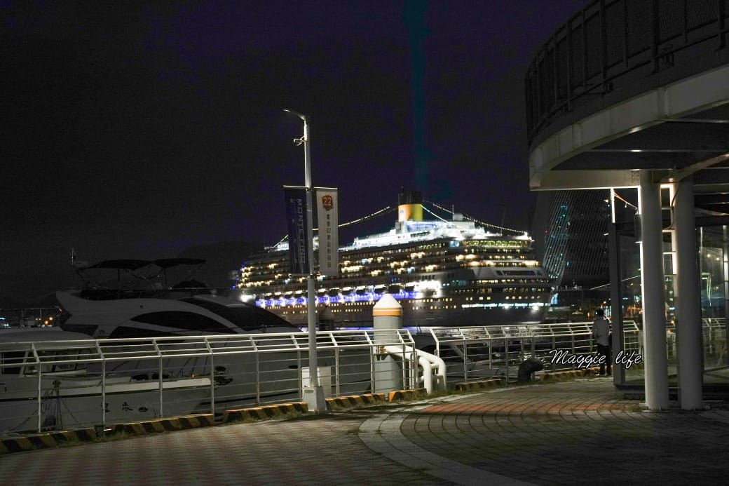 高雄Sauga鯊加碼頭餐酒館，無敵海景夕陽晚霞，約會景點露天面海第一排，隱藏在碼頭裡面的IG打卡景觀餐廳