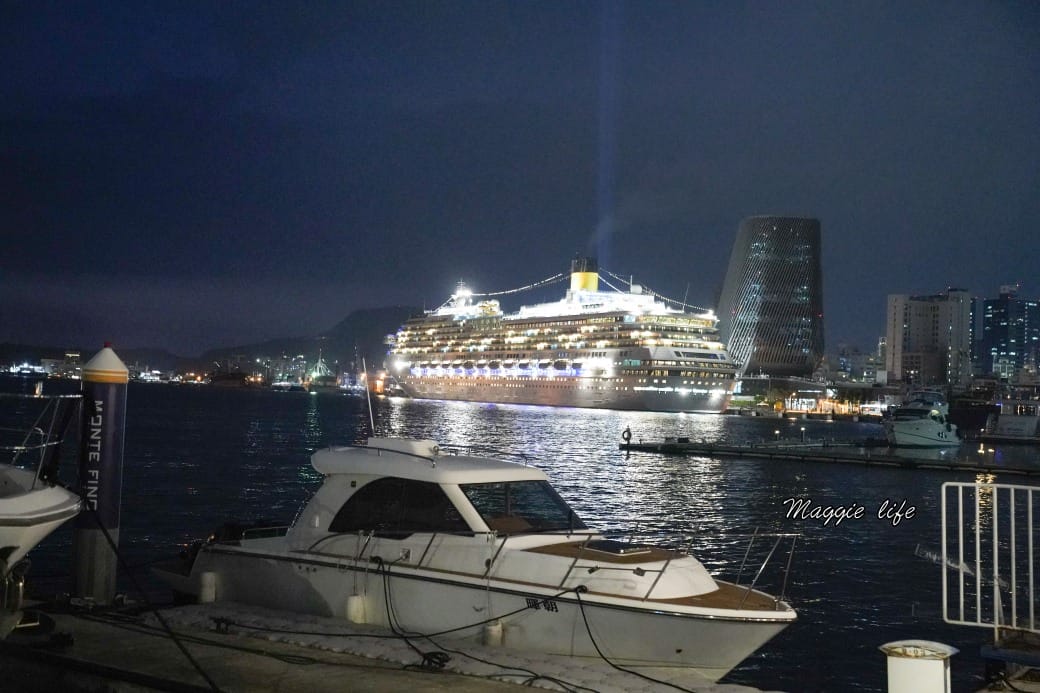 高雄Sauga鯊加碼頭餐酒館，無敵海景夕陽晚霞，約會景點露天面海第一排，隱藏在碼頭裡面的IG打卡景觀餐廳