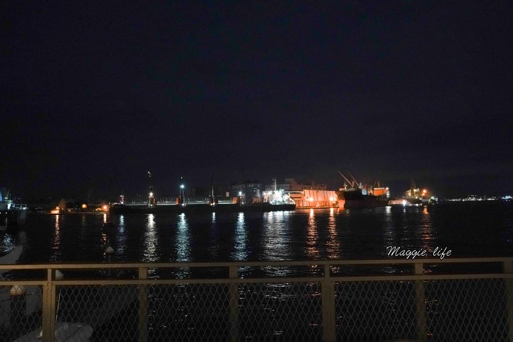 高雄Sauga鯊加碼頭餐酒館，無敵海景夕陽晚霞，約會景點露天面海第一排，隱藏在碼頭裡面的IG打卡景觀餐廳