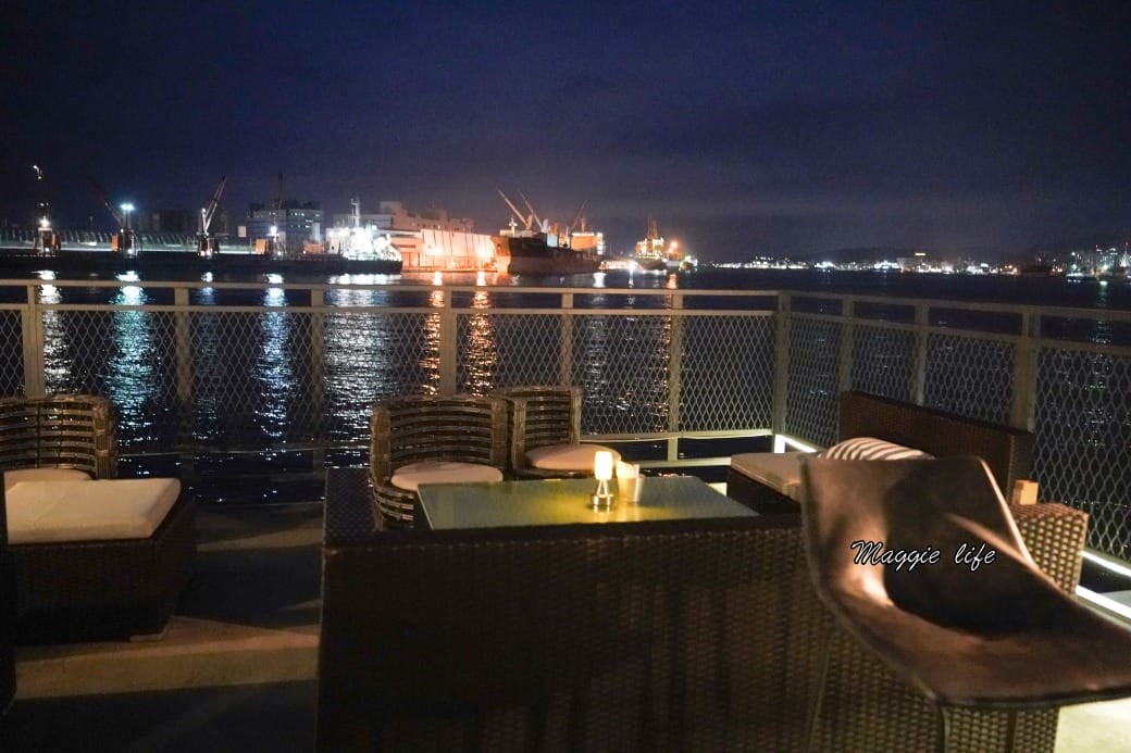 高雄Sauga鯊加碼頭餐酒館，無敵海景夕陽晚霞，約會景點露天面海第一排，隱藏在碼頭裡面的IG打卡景觀餐廳