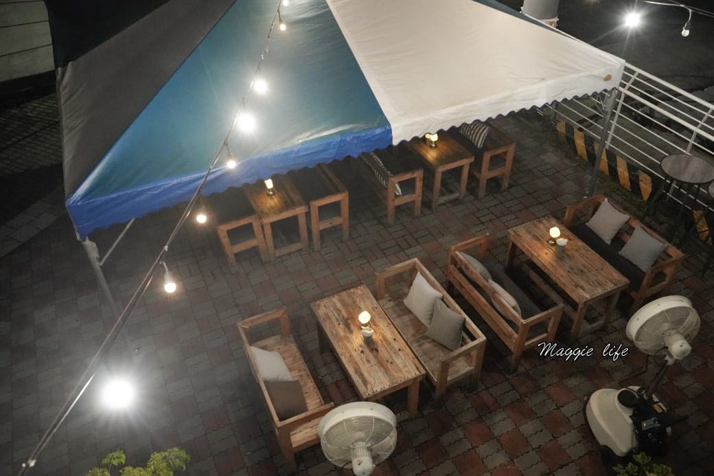 高雄Sauga鯊加碼頭餐酒館，無敵海景夕陽晚霞，約會景點露天面海第一排，隱藏在碼頭裡面的IG打卡景觀餐廳