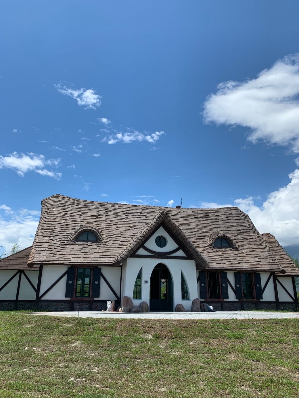 花蓮a2水岸園區，星巴克花蓮理想門市，全國唯一童話森林星巴克超夢幻，試營運期間免費入園