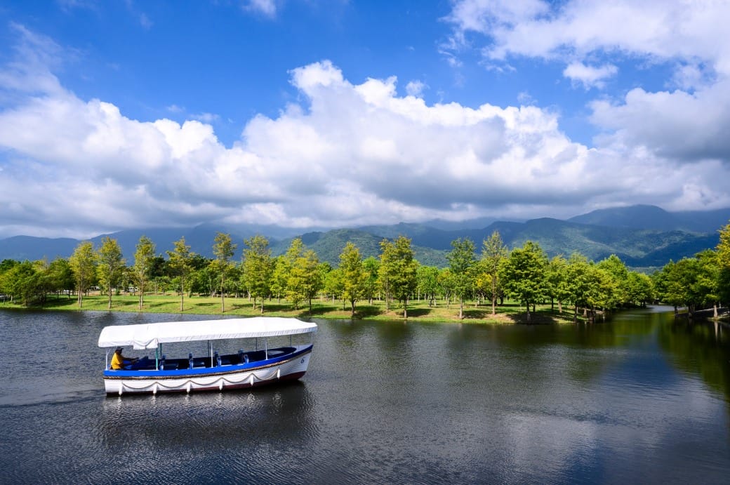 花蓮a2水岸園區，星巴克花蓮理想門市，全國唯一童話森林星巴克超夢幻，試營運期間免費入園