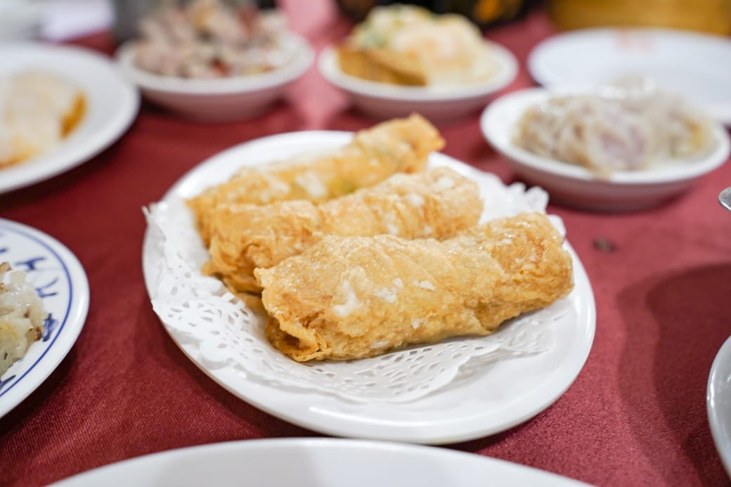 西門飲茶金獅樓，阿姨手推車港式飲茶，長輩最愛