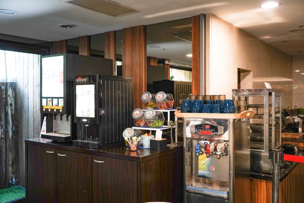 夏優旅居駁二館，高雄平價住宿推薦，下午茶點心早餐吃到飽星巴克咖啡喝到飽，健身房按摩椅還可以玩WII通通免費，CP值爆高