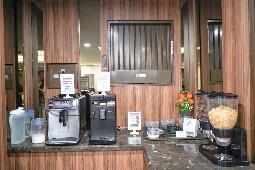 夏優旅居駁二館,高雄平價住宿推薦,下午茶點心吧還有星巴克可以喝,早餐超豐盛直接吃三個小時,飽到下午 - 第65張圖 夏優旅居駁二館,高雄平價住宿推薦,下午茶點心吧還有星巴克可以喝,早餐超豐盛直接吃三個小時,飽到下午