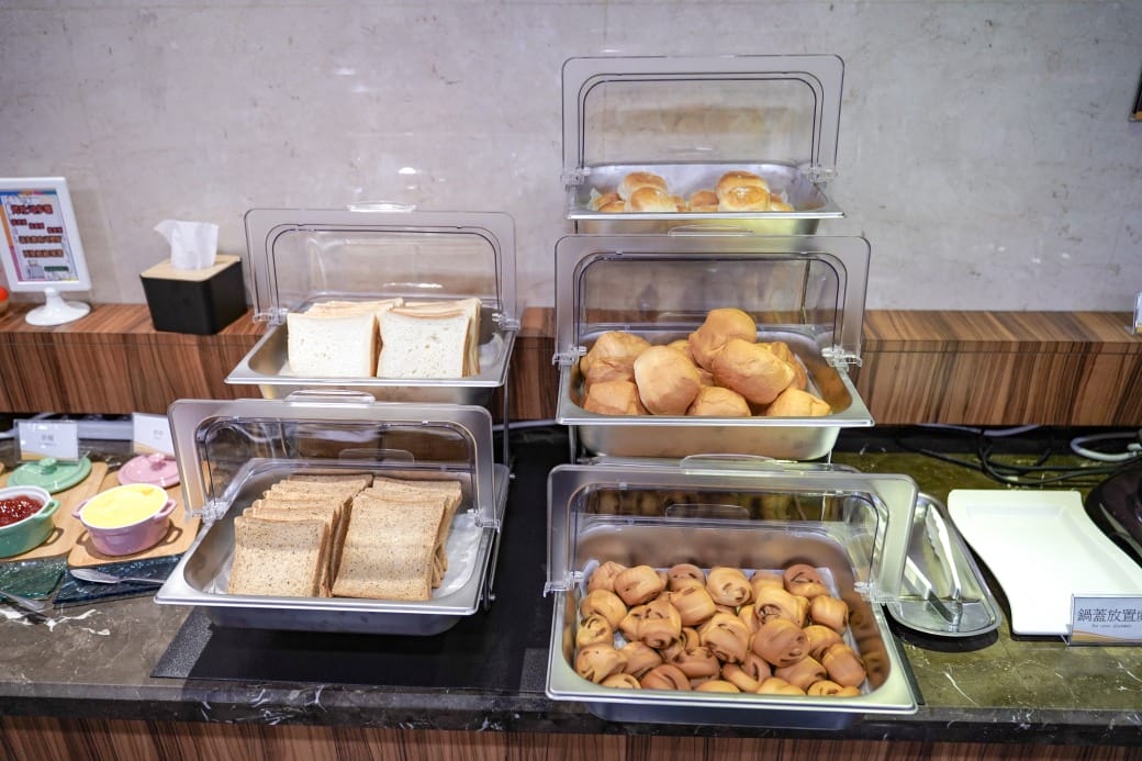 夏優旅居駁二館,高雄平價住宿推薦,下午茶點心吧還有星巴克可以喝,早餐超豐盛直接吃三個小時,飽到下午 - 第37張圖 夏優旅居駁二館,高雄平價住宿推薦,下午茶點心吧還有星巴克可以喝,早餐超豐盛直接吃三個小時,飽到下午