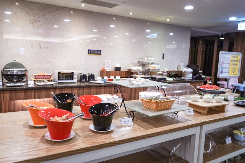 夏優旅居駁二館,高雄平價住宿推薦,下午茶點心吧還有星巴克可以喝,早餐超豐盛直接吃三個小時,飽到下午 - 第57張圖 夏優旅居駁二館,高雄平價住宿推薦,下午茶點心吧還有星巴克可以喝,早餐超豐盛直接吃三個小時,飽到下午