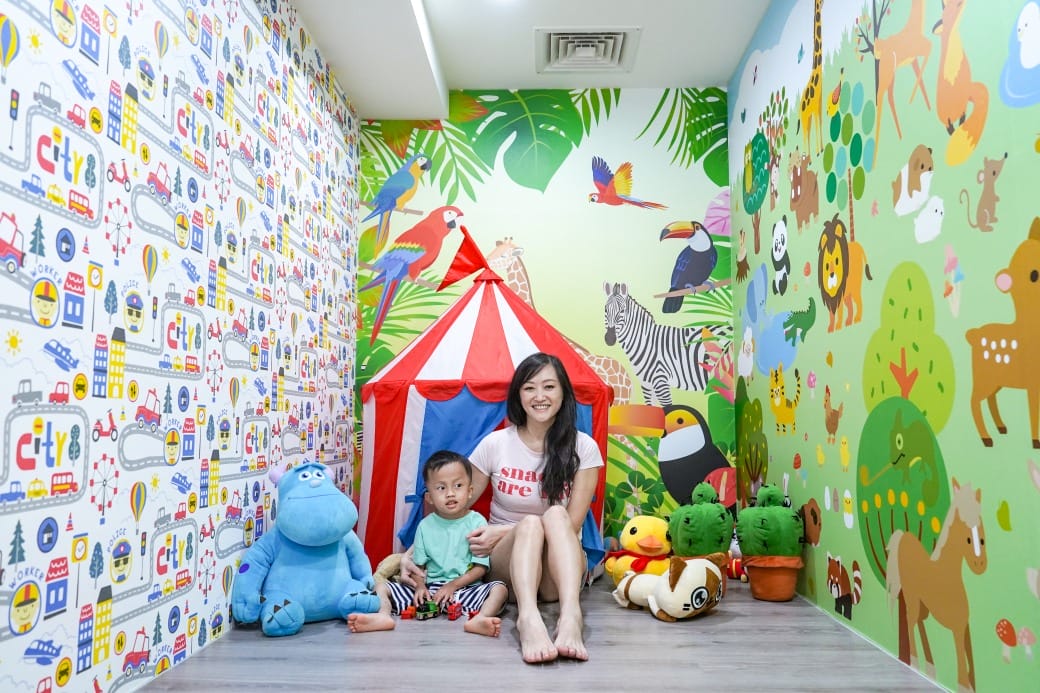 夏優旅居駁二館，高雄平價住宿推薦，下午茶點心早餐吃到飽星巴克咖啡喝到飽，健身房按摩椅還可以玩WII通通免費，CP值爆高