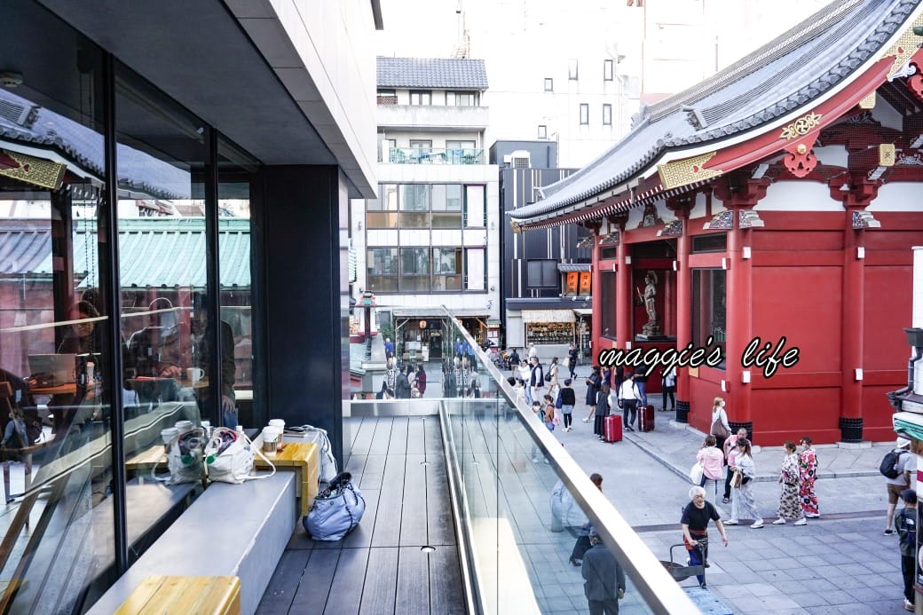 日本東京星巴克雷門店starbucks，淺草雷門旁，拍雷門最美的角度不用人擠人
