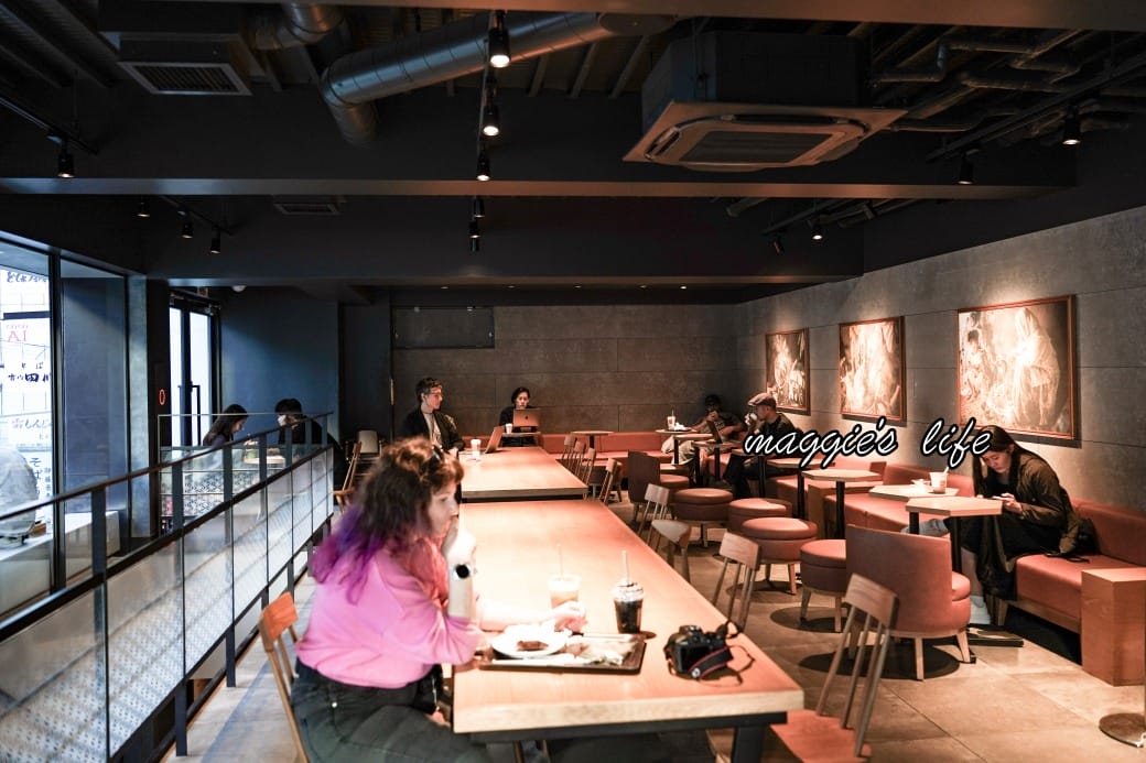 日本東京星巴克雷門店starbucks，淺草雷門旁，拍雷門最美的角度不用人擠人