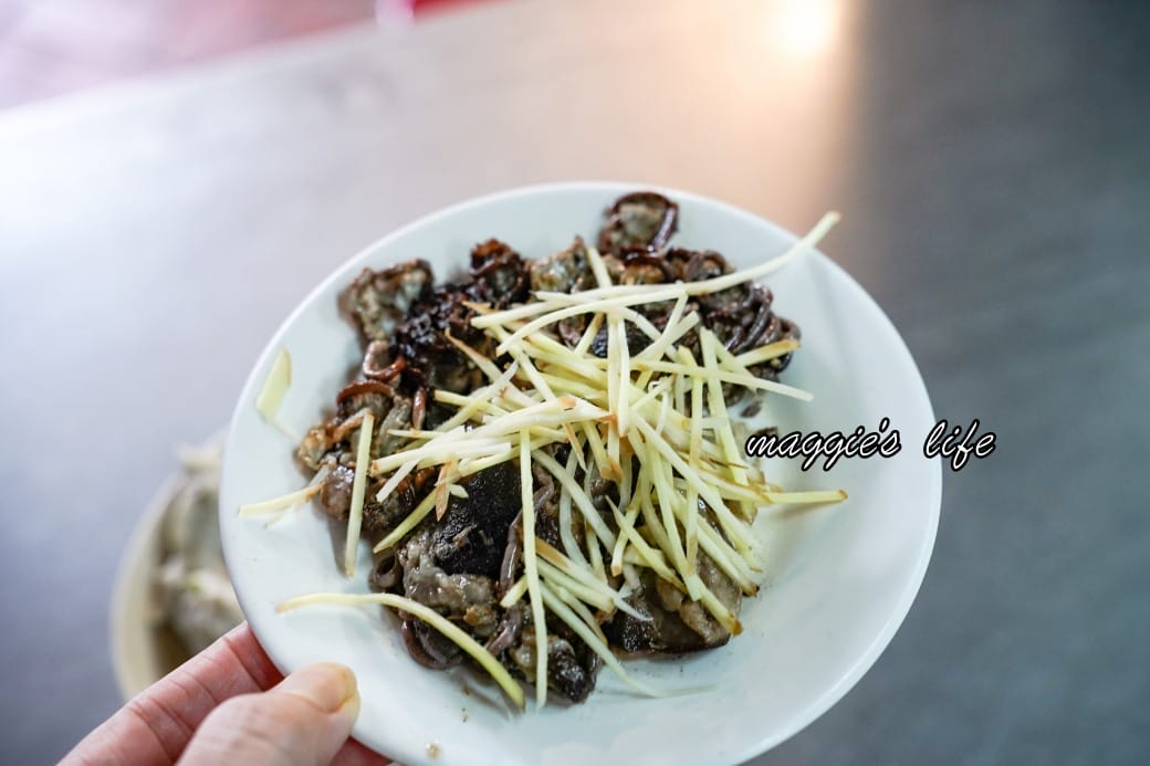 大溝頂虱目魚米粉湯｜虱目魚米粉湯虱目魚多到滿出來，在地人的早餐