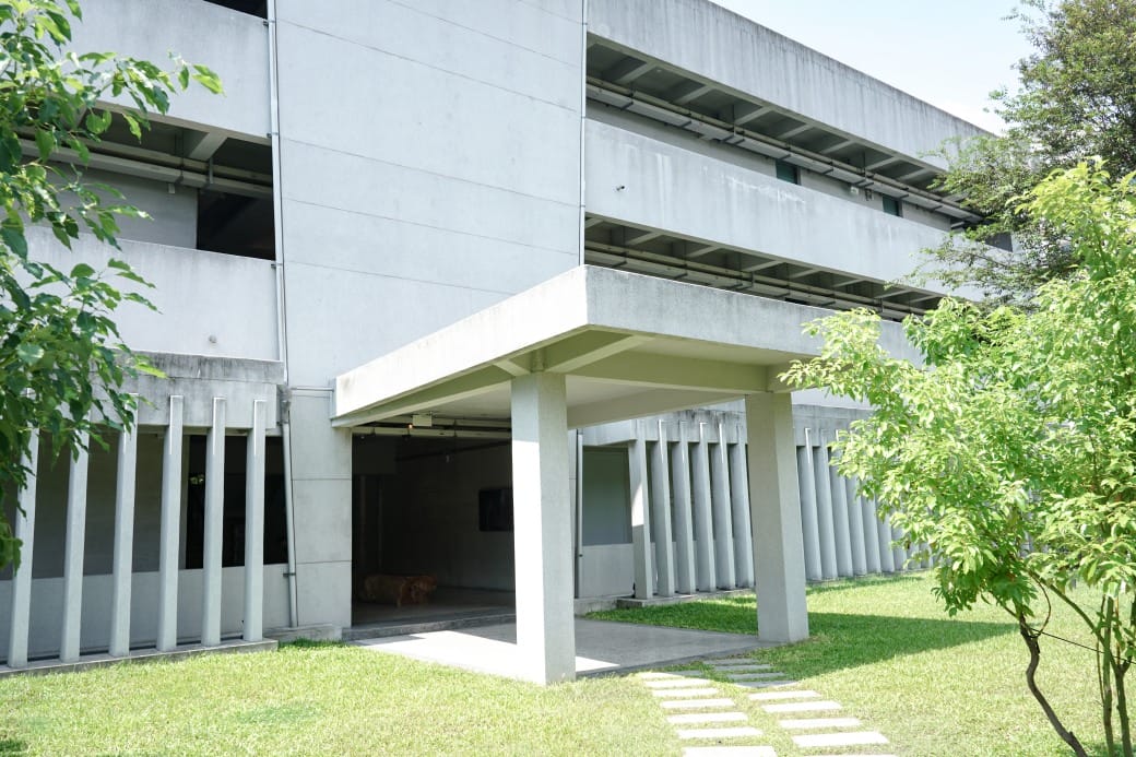 高雄永添藝術・金馬賓館當代美術館｜50年前的軍旅建築變成文青展覽藝術美術館，看展也可以喝咖啡，優惠門票
